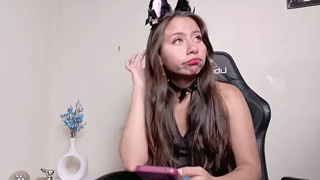 Mei hells online show from 04.17.26