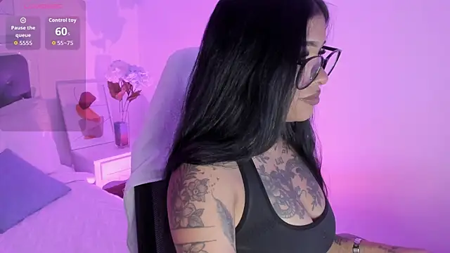 Snapshot of Aisha_Haddad chatting on 02.16.26 Aisha Haddad online show from 02.16.26