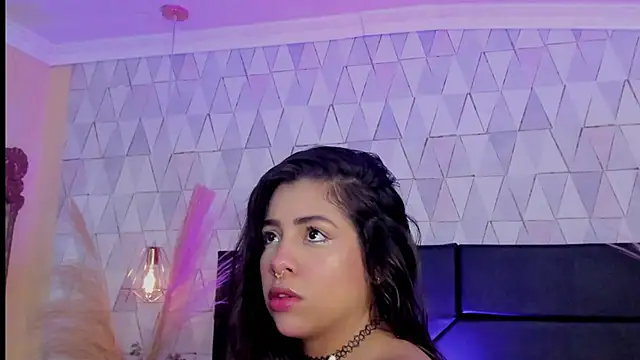 Snapshot of CloheBell chatting on 02.26.26 CloheBell online show from 02.26.26