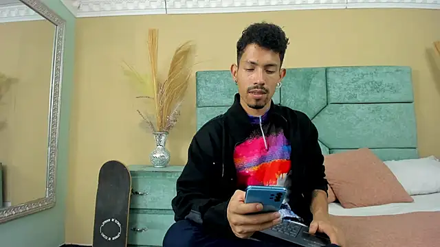 NoaahTylor online show from 06.05.26