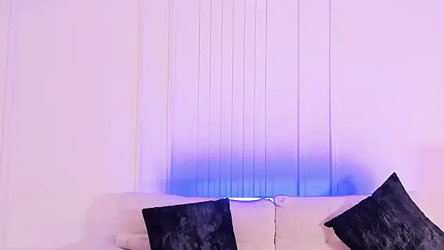 Kendra-Rousee online show from 04.08.26