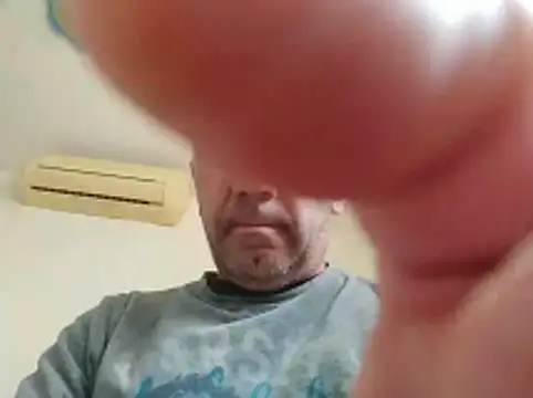 Snapshot of davidgra19788 chatting on 04.02.26 davidgra19788 online show from 04.02.26