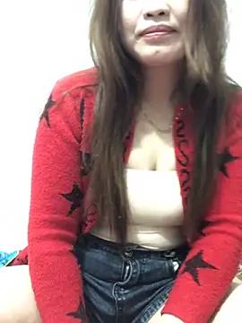 Snapshot of newbaby1 chatting on 02.14.26 newbaby1 online show from 02.14.26