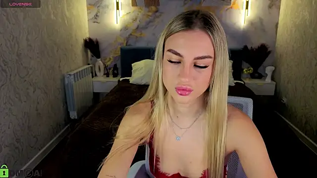 Snapshot of Silen_Tori chatting on 06.11.26 Silen Tori online show from 06.11.26