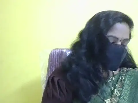 Snapshot of anu-reddyy chatting on 04.21.26 anu-reddyy online show from 04.21.26