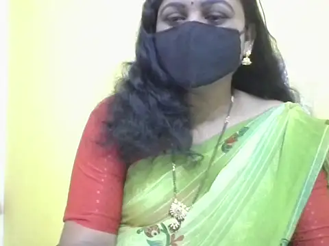 Snapshot of anu-reddyy chatting on 04.29.26 anu-reddyy online show from 04.29.26