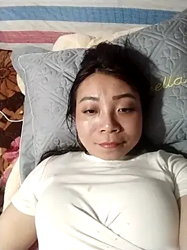 Snapshot of cute-shine chatting on 02.15.26 cute-shine online show from 02.15.26