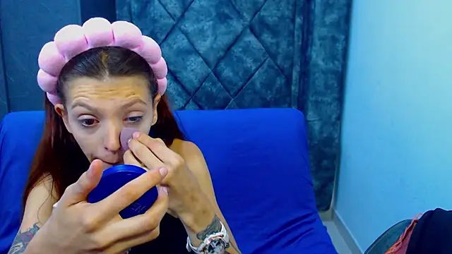 Snapshot of barby_jones25 chatting on 02.14.26 barby jones25 online show from 02.14.26