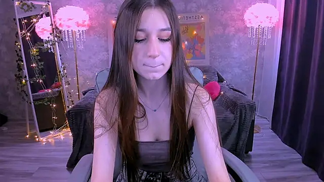 Snapshot of miaharrington chatting on 02.27.26 miaharrington online show from 02.27.26