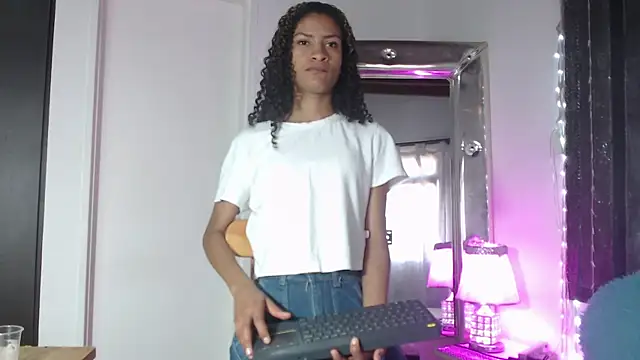 mailyn gold online show from 04.14.26