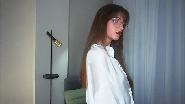 ClarineCasebolt online show from 02.23.26