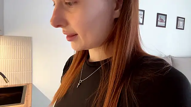 Snapshot of NyxaraBloom chatting on 02.18.26 NyxaraBloom online show from 02.18.26