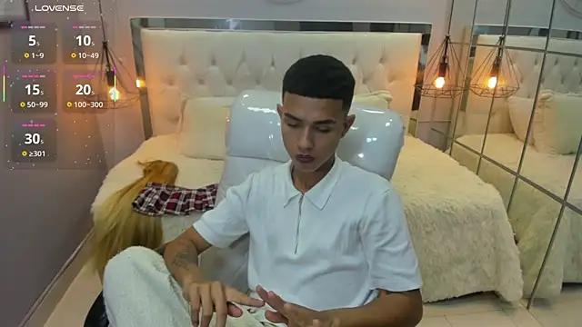 Snapshot of alexking_2 chatting on 03.04.26 alexking 2 online show from 03.04.26