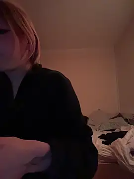 Snapshot of Milli-Kiss chatting on 02.19.26 Milli-Kiss online show from 02.19.26