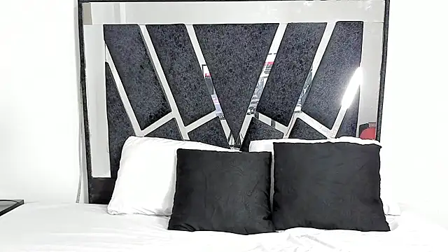 Snapshot of DariaLuca chatting on 03.03.26 DariaLuca online show from 03.03.26