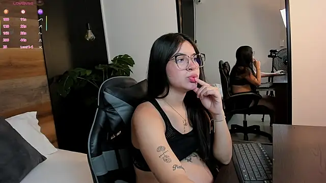 eva swan  online show from 05.18.26