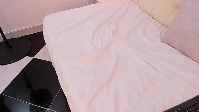 Lia Latte online show from 02.27.26