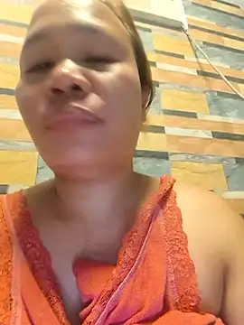 Snapshot of squirtshantal chatting on 10.18.25 squirtshantal online show from 10.18.25