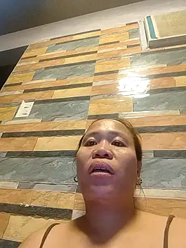 Snapshot of squirtshantal chatting on 11.08.25 squirtshantal online show from 11.08.25