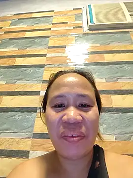 Snapshot of squirtshantal chatting on 11.25.25 squirtshantal online show from 11.25.25