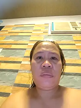 Snapshot of squirtshantal chatting on 11.26.25 squirtshantal online show from 11.26.25