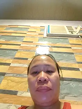 Snapshot of squirtshantal chatting on 11.30.25 squirtshantal online show from 11.30.25