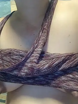 Snapshot of squirtshantal chatting on 12.16.25 squirtshantal online show from 12.16.25