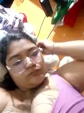 Snapshot of DarkReed chatting on 02.24.26 DarkReed online show from 02.24.26