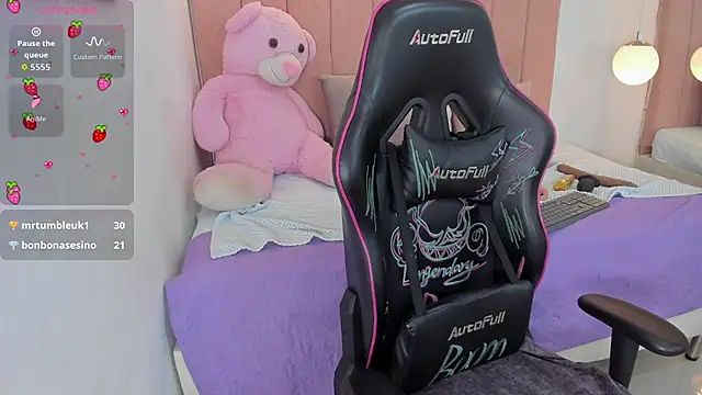 Snapshot of antonella_moon7 chatting on 03.02.26 antonella moon7 online show from 03.02.26