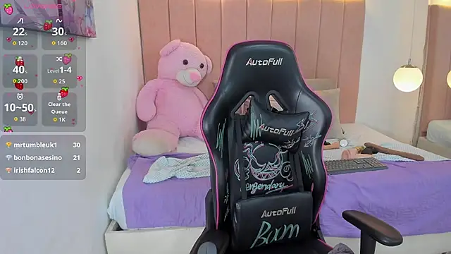 Snapshot of antonella_moon7 chatting on 03.02.26 antonella moon7 online show from 03.02.26