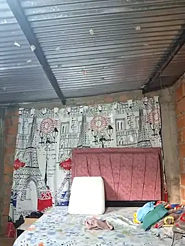 Juli Powl online show from 04.18.26