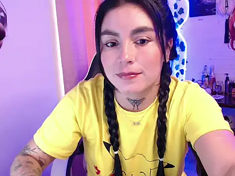 Snapshot of JanineRae chatting on 03.18.26 JanineRae online show from 03.18.26