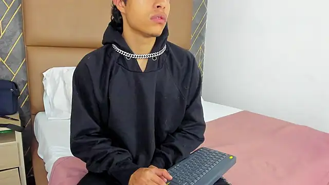 Escanor Hot online show from 03.04.26