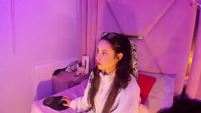 ElaSalvatorehh online show from 04.16.26