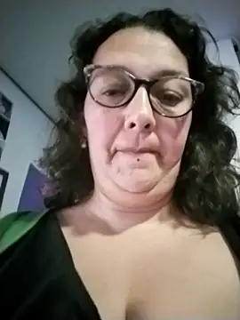 Snapshot of _Saraqueen chatting on 02.19.26 Saraqueen online show from 02.19.26