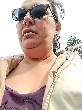 Snapshot of _Saraqueen chatting on 03.03.26 Saraqueen online show from 03.03.26