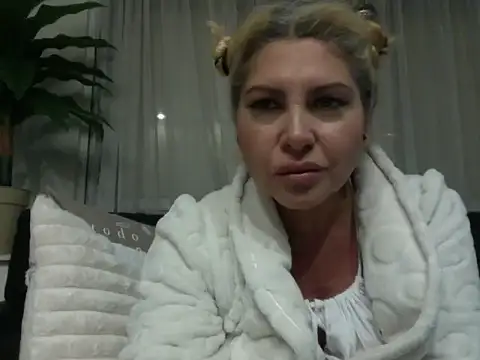 mistycbeauty online show from 04.27.26