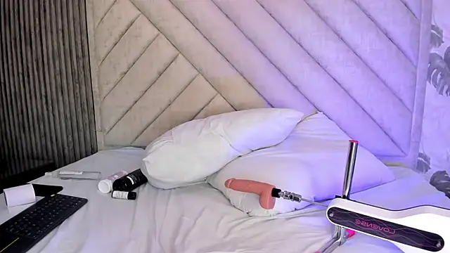 SarahRizof online show from 03.27.26