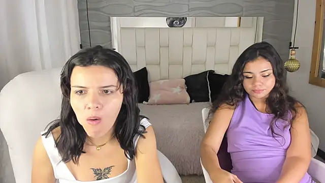 Snapshot of Veyra_sereny chatting on 02.25.26 Veyra sereny online show from 02.25.26