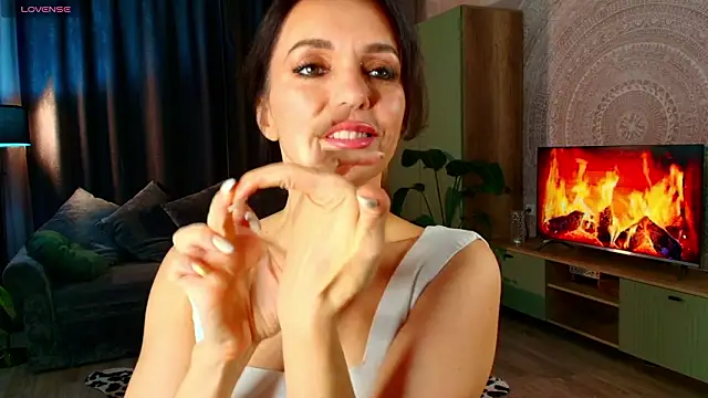 Shanita moon online show from 03.11.26