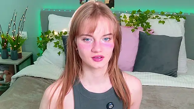 ElfieWhite online show from 06.19.26