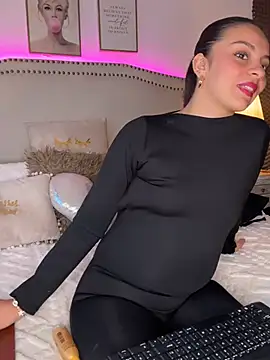 Snapshot of luisa__rosse chatting on 02.27.26 luisa rosse online show from 02.27.26