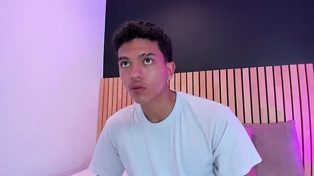 Snapshot of jhoystrong_ chatting on 03.04.26 jhoystrong online show from 03.04.26