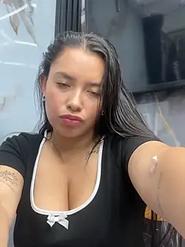 Miss Bella Flame online show from 04.15.26