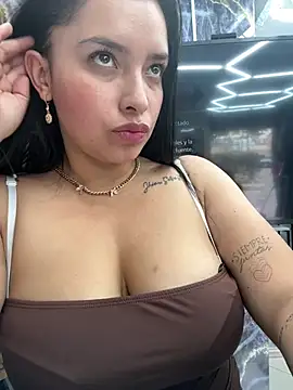 Snapshot of Miss_Bella_Flame chatting on 07.28.26 Miss Bella Flame online show from 07.28.26