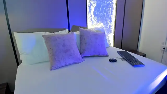 Snapshot of ariadna_boneville chatting on 03.05.26 ariadna boneville online show from 03.05.26