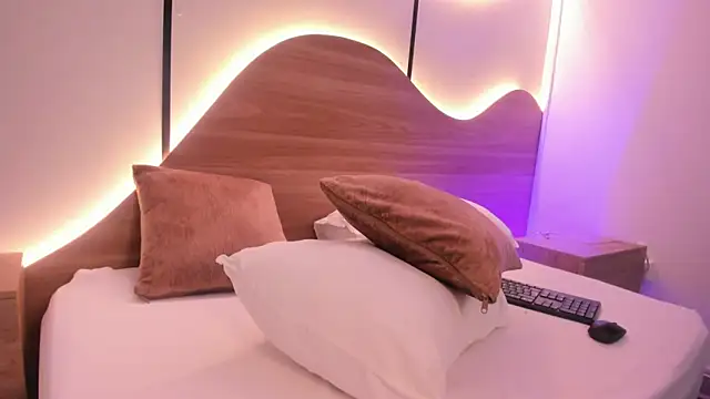 ariadna boneville online show from 04.10.26