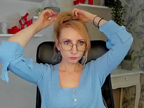 Snapshot of CinderellaMoon chatting on 03.03.26 CinderellaMoon online show from 03.03.26