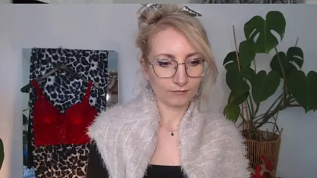 CinderellaMoon online show from 04.09.26