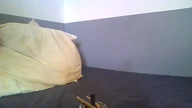 BonneQueueBonjour online show from 04.04.26